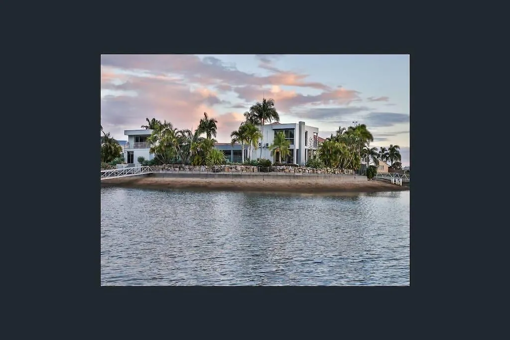 Newport Dream Quiet Island - No Party Maximum 9-10 People Villa Redcliffe